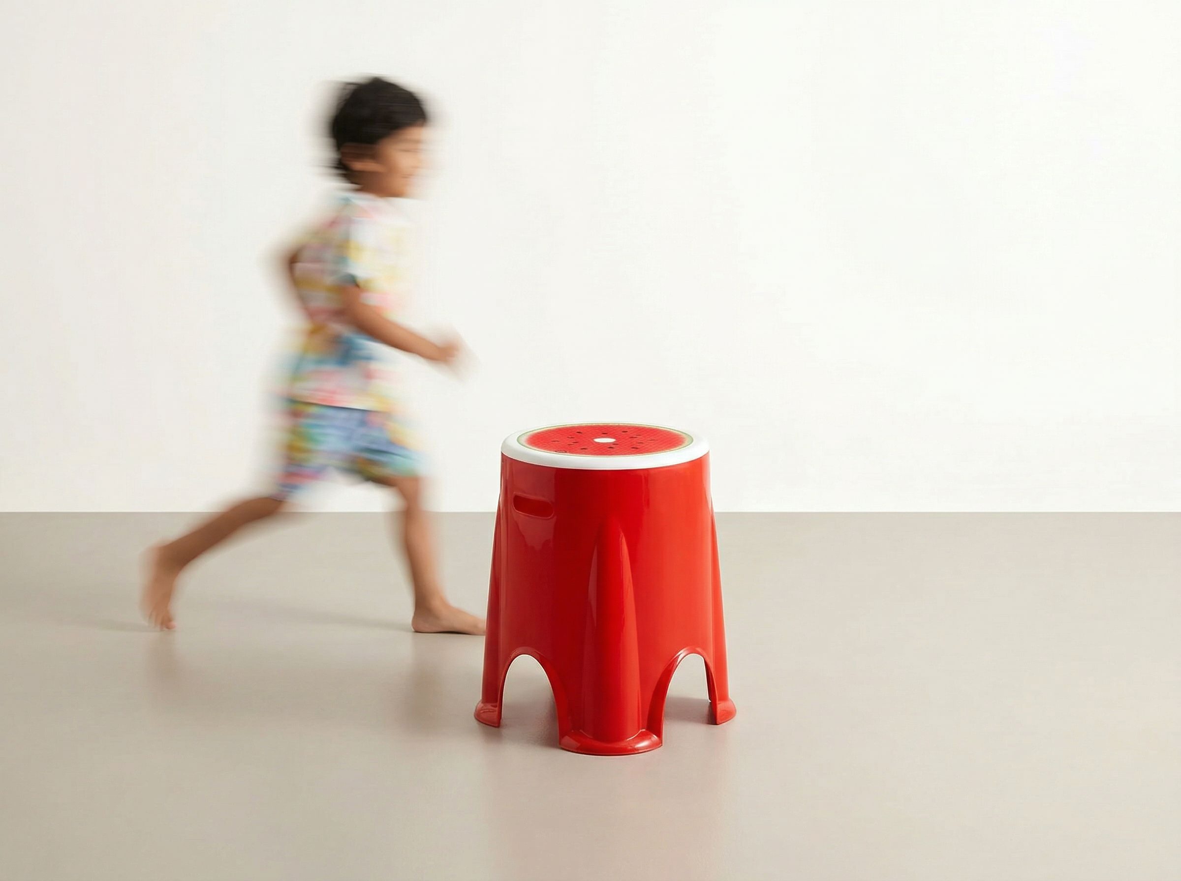 Hulk Royal Red - motion blur lifestyle